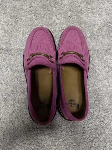 Dr. Martens 에이드리안 레어 컬러