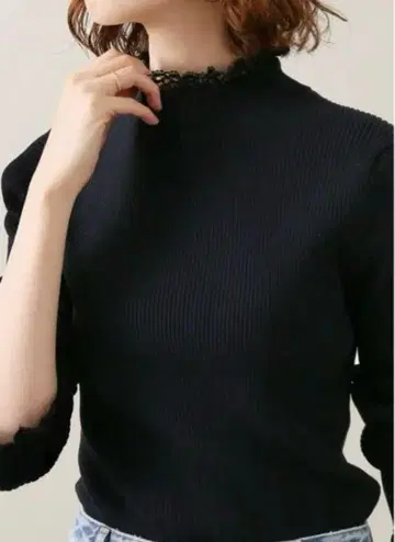 IENA 레이스 부착 하이넥 리브 풀오버