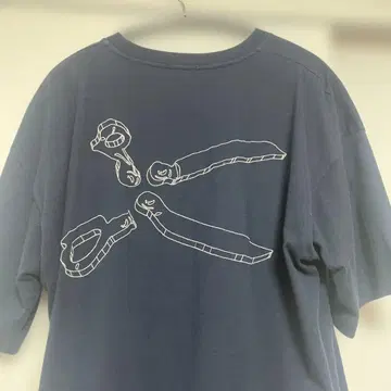 네이비 코튼 T셔츠 백프린트