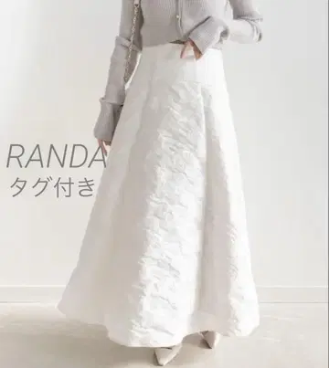 RANDA 플라워 자카드 플레어 스커트 화이트 1 미사용 새상품 택 포함