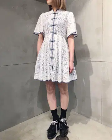 PAMEO POSE [ 마카오 레이스 미니 드레스 ]
