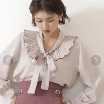 질스튜어트 리본 상의
