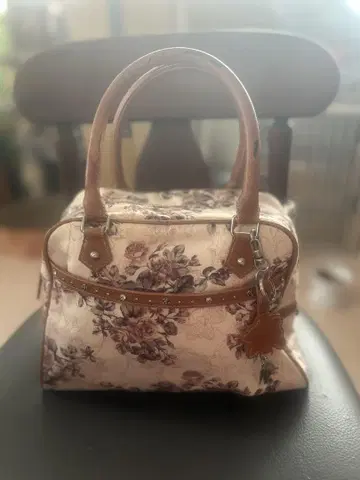 레스트로즈 꽃무늬 핸드백