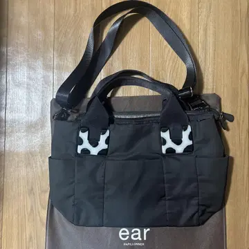 ear 숄더백 블랙