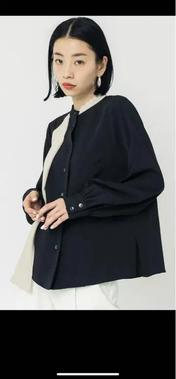 컨디션 최상 유나이티드 도쿄 스카프 블라우스 블랙 베이지