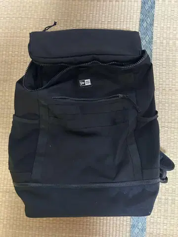 블랙 롤탑 백팩