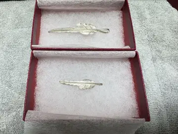 LARRY SMITH KAZEKIRI FEATHER PENDANT