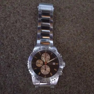 GUESS 크로노그래프 실버 블랙 다이얼