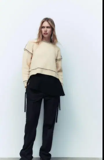 ZARA 대비 스티치 니트 스웨터