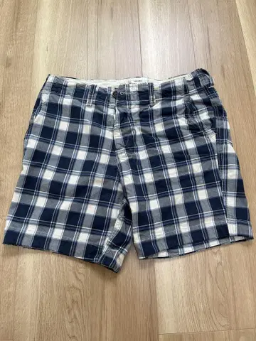 Abercrombie & Fitch 체크 무늬 숏팬츠 32인치