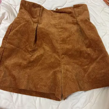 새상품 릴리 브라운 숏팬츠 가을/겨울