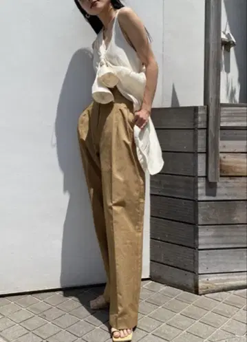 TODAYFUL Tuck Twill Trousers 베이지 와이드 팬츠