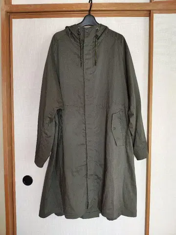 23ss 화이트 마운티니어링 코트
