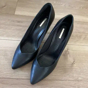 새상품급 펌프스 블랙 24cm