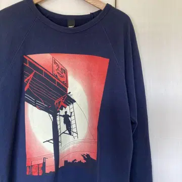 00's OBEY USA 네이비 그래픽 프린트 맨투맨