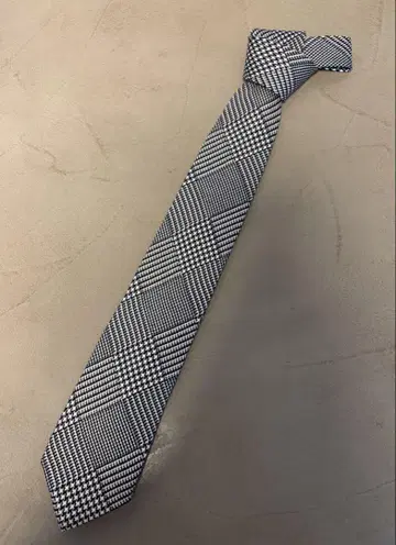 TOMORROWLAND 넥타이