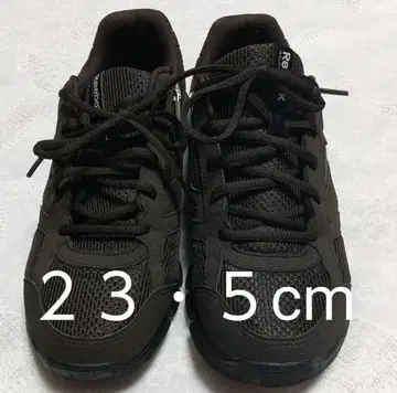 리복 다크 브라운 스니커즈 23.5 cm