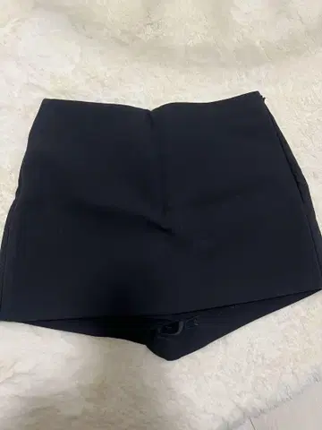 ZARA 블랙 스코트 포켓 부착