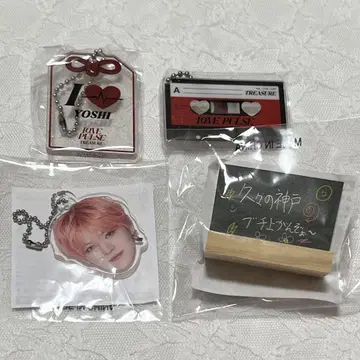 treasure 캡슐 토이 요시 부적 카세트 아크릴 키링 블랙보드