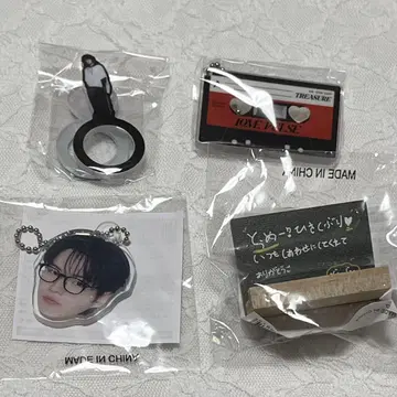 treasure 캡슐 토이 재혁 반지 카세트 얼굴 아크릴 키링 칠판