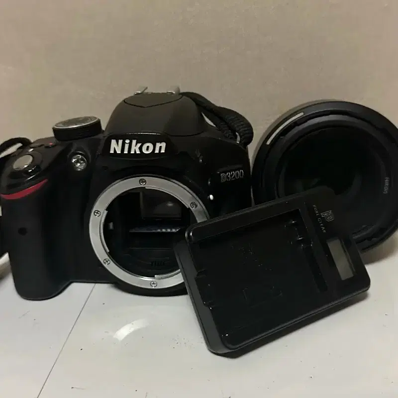 니콘 D3200 카메라 + 렌즈 충전기