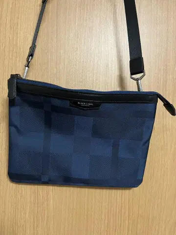 BLACK LABEL 네이비 체크 무늬 숄더백