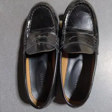 블랙 로퍼
