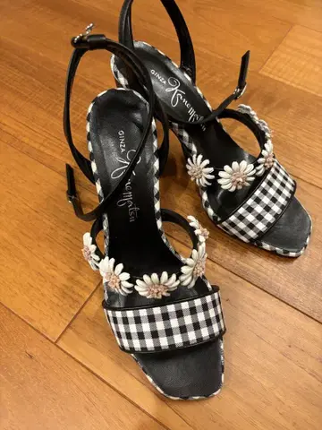 긴자 카네마츠 체크 무늬 꽃 장식 샌들 23cm