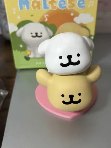 말티즈 피규어 2체 세트