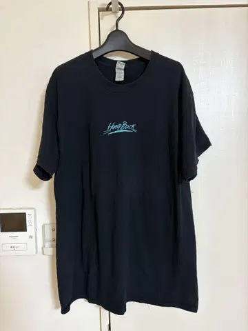 Hump Back 자수 로고 T셔츠
