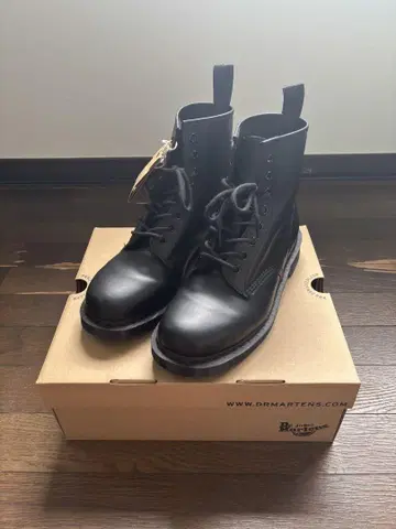 닥터마틴 1460 모노 8홀 부츠 UK8 (27cm)
