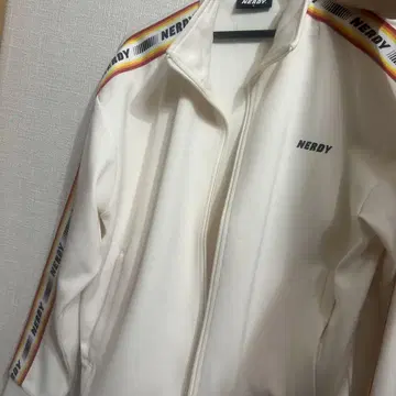 NERDY 화이트 집업 자켓