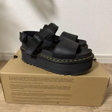 Dr.Martens 샌들 VOSS QUAD 24cm