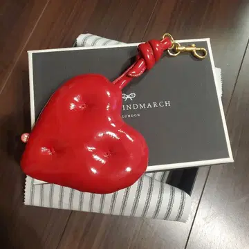 안야 힌드마치 하트 참