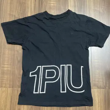 1PIU1UGUALE3 블랙 셔츠
