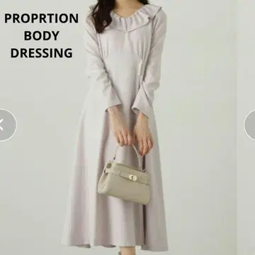 프로포션 바디 드레싱 펄 디자인 플레어 개더 원피스
