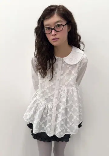 TYPESERVICE Frilly Button Top 블라우스