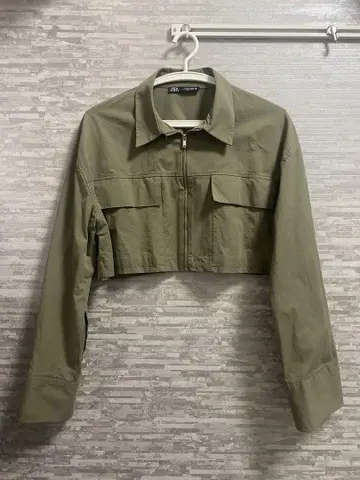 ZARA 밀리터리 / 카키 짧은 기장 자켓