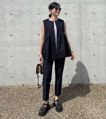 새상품급 bow.a 보우에 DOBBY VEST 베스트 지레 페플럼