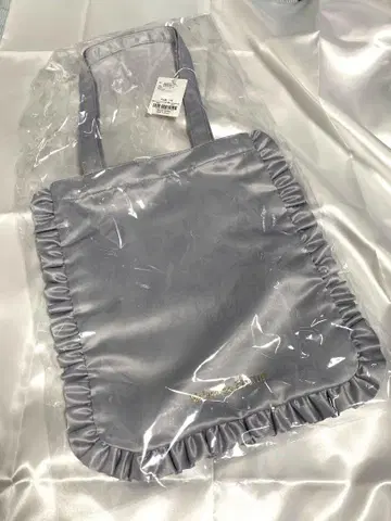 메종 드 플뢰르 프릴 새틴 토트백 EC 한정판