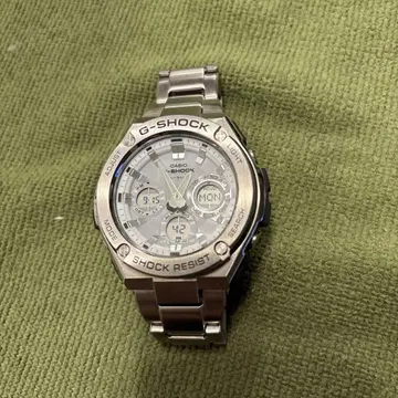 새상품급 G-SHOCK 화이트 실버