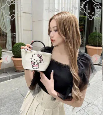 Rady x HELLO KITTY 콜라보 파우치