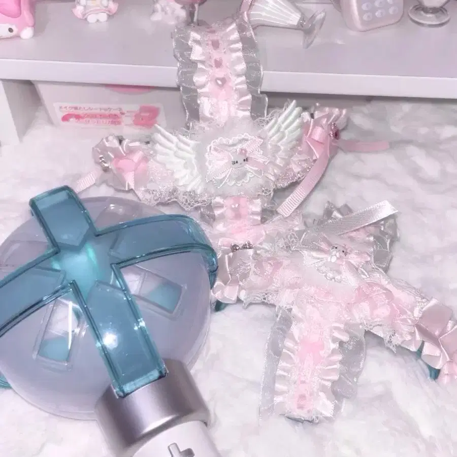 Lace lightstick decoration (also fits other fandoms besides MOA lightsticks)