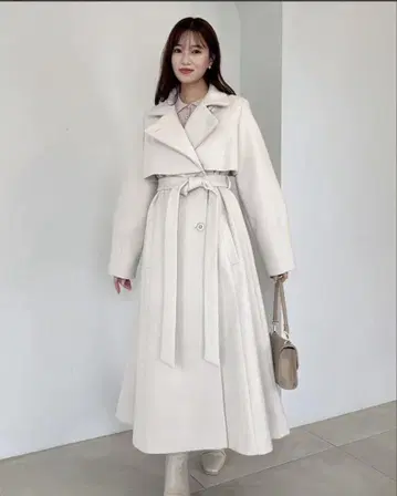 dazzlin 화이트 2way 롱 코트