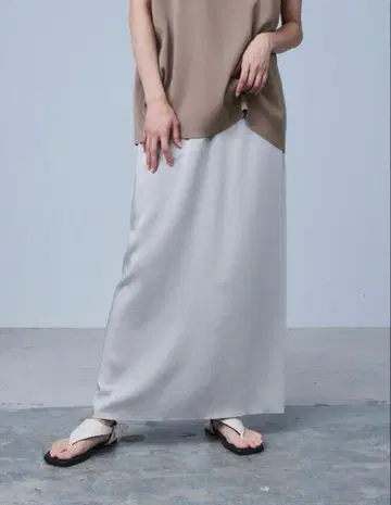 STUNNING LURE 이지 내로우 스커트 베이지 사이즈1