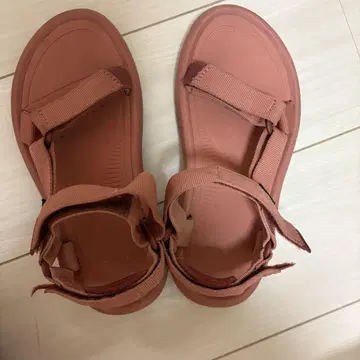 TEVA 허리케인 샌들 핑크