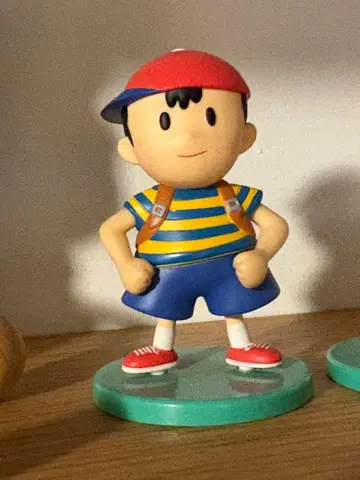 MOTHER2 네스 피규어 큰 사이즈 받침대 포함 약 11cm