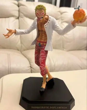 돈키호테 도플라밍고 피규어