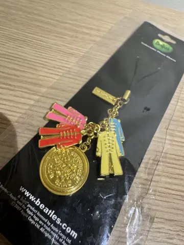 비틀즈 sgt 스트랩 키링
