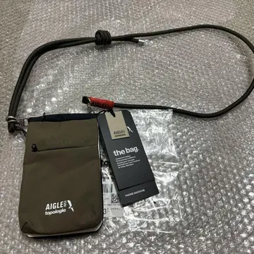 토폴로지 Topology x Aigle 에이글 브라운 숄더 콜라보